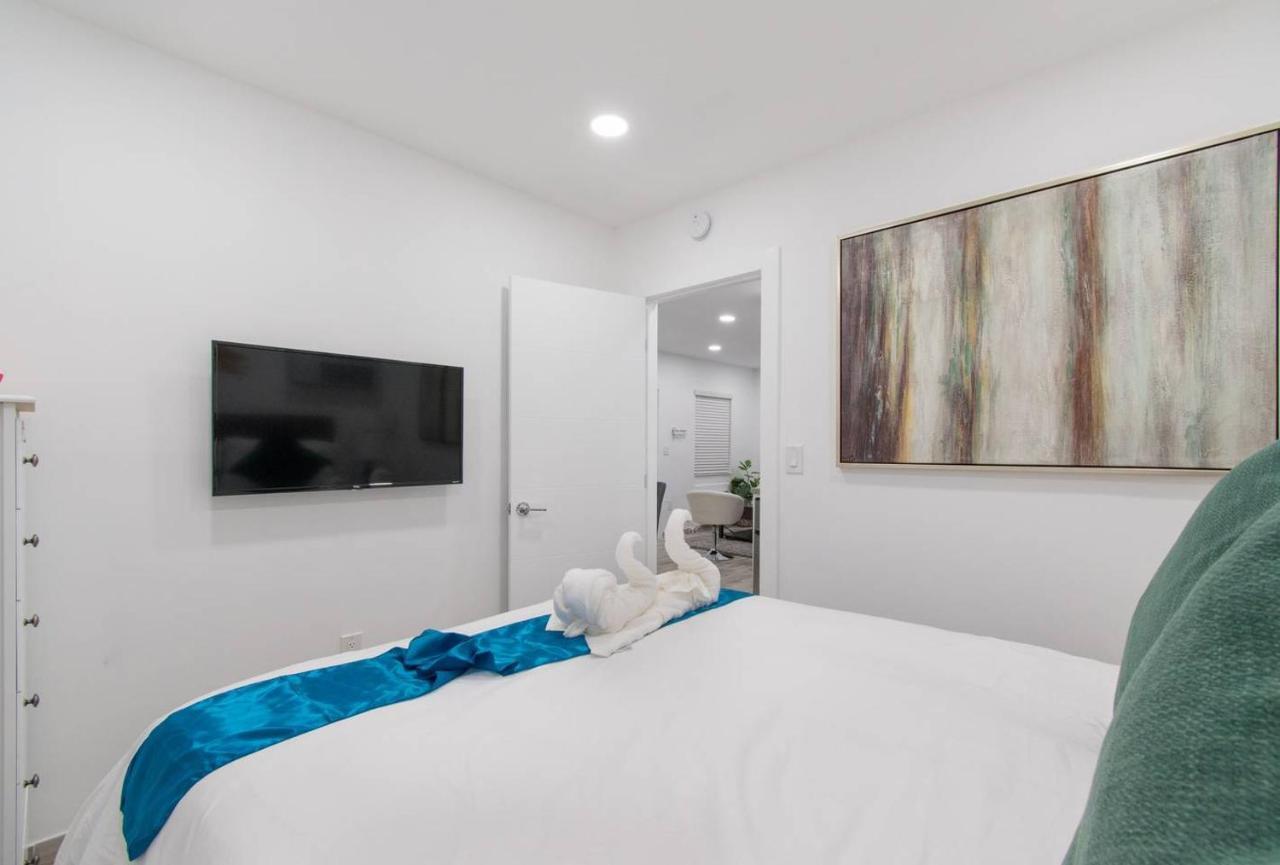 Newly Renovated 1 Bedroom Apt Designer Unit # 3 Dania Beach Exterior foto